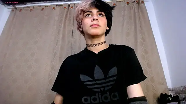 DaraKat18 online show from April 22, 4:42 am