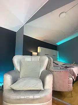 Samantha Milf   online show from December 19, 9:51 pm