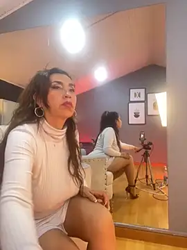 Samantha Milf   online show from November 6, 9:32 pm