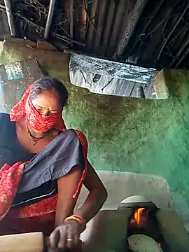 CUTE-004 online show from December 23, 6:50 am