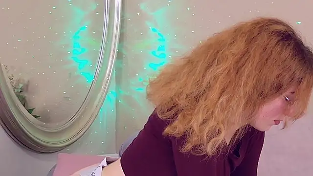 CaitlinMoon online show from November 24, 4:36 am