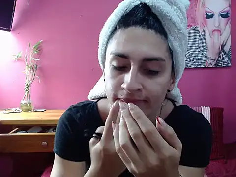Snapshot of lola_diez chatting on September 8, 4:50 pm lola diez online show from September 8, 4:50 pm