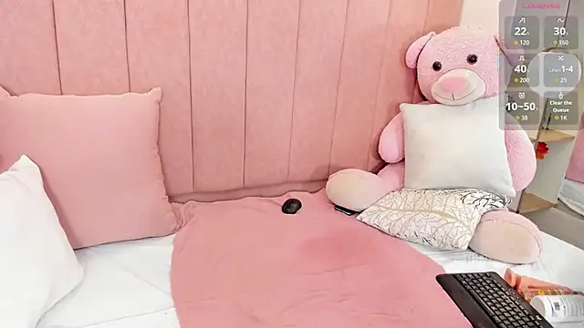 ayelen spacee online show from November 28, 8:28 am