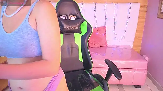 bella vibess s online show from February 24, 1:21 pm