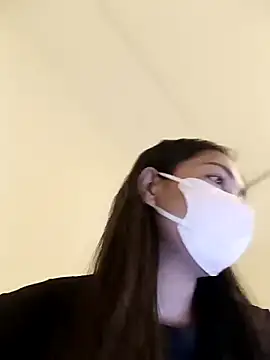 lisa huynh online show from September 13, 6:43 am