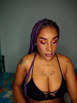 Queen Amara online show from December 23, 3:43 am