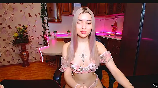 MaryamXSX online show from October 23, 1:00 am