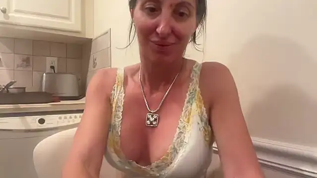 Snapshot of NurseStephania chatting on October 12, 12:13 am NurseStephania online show from October 12, 12:13 am