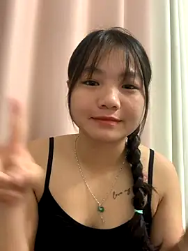 Emlyly-18 online show from September 9, 2:11 am