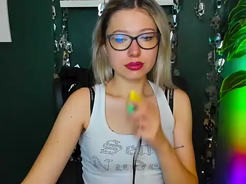 loveHeidi online show from October 29, 9:13 am