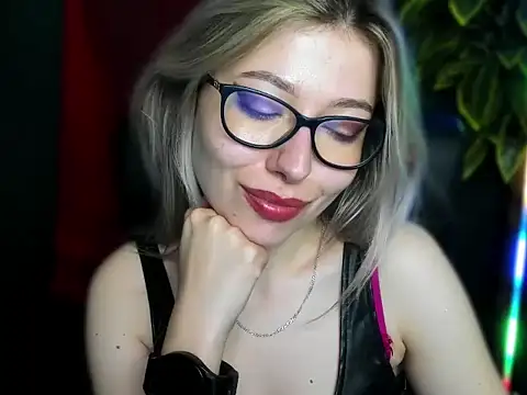 loveHeidi online show from April 9, 8:42 am