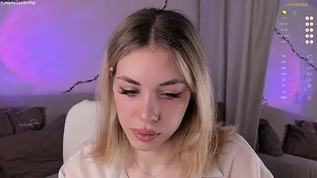 Leila Vanilla online show from April 3, 4:43 am