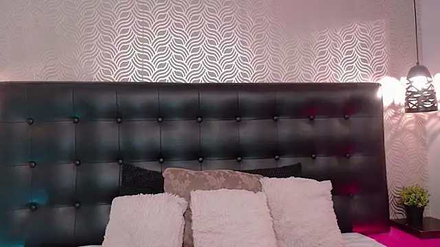 NaiaraMasson  online show from April 10, 12:11 pm