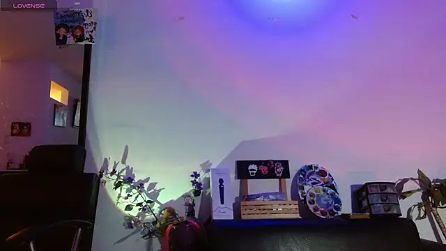 carolinerue online show from September 17, 8:34 am