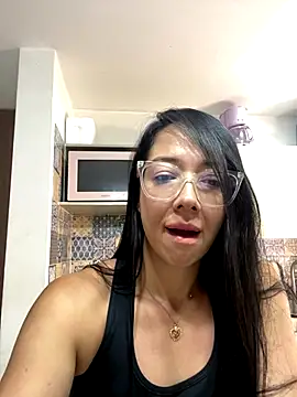 Snapshot of gaby_wild_fire chatting on September 23, 3:32 pm gaby wild fire online show from September 23, 3:32 pm