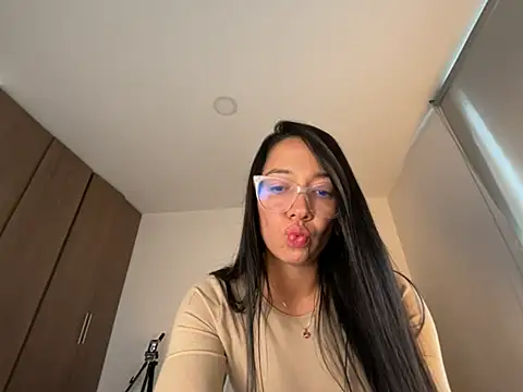 Snapshot of gaby_wild_fire chatting on October 1, 3:39 pm gaby wild fire online show from October 1, 3:39 pm
