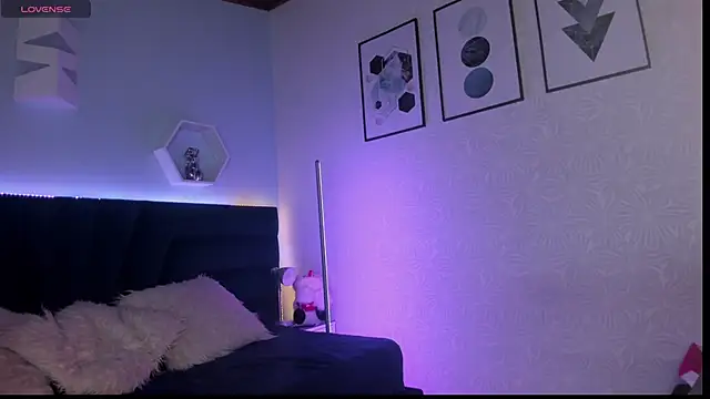 artemis nyx online show from December 3, 9:06 pm