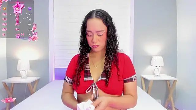 EverlyMooree online show from October 11, 4:28 am