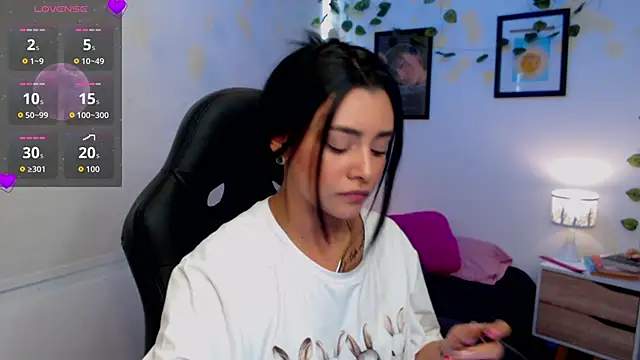 MarilynWhite  online show from December 22, 6:22 pm