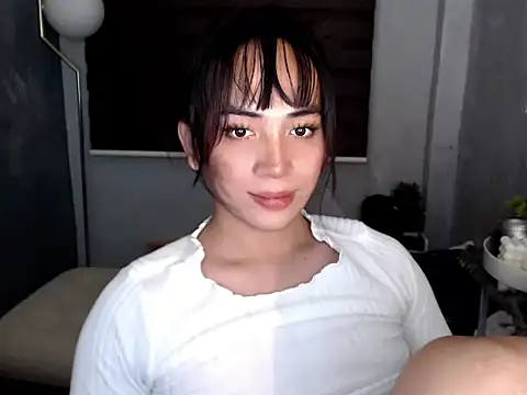 thatxslut deia online show from February 3, 5:39 pm