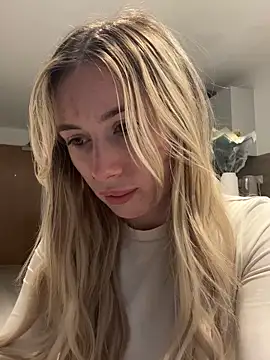 SexySaraxxoo online show from December 22, 12:08 pm