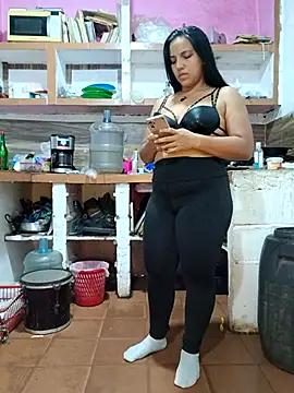 girlpee online show from December 4, 8:09 pm