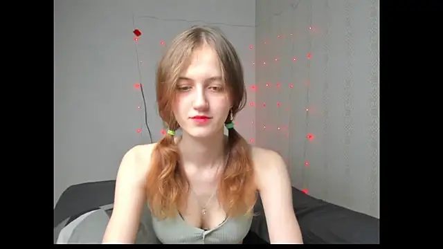 dreamy pollyyy online show from March 24, 3:28 pm