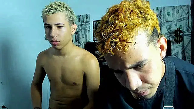 Snapshot of Latin_straight0 chatting on October 11, 4:39 am Latin straight0 online show from October 11, 4:39 am