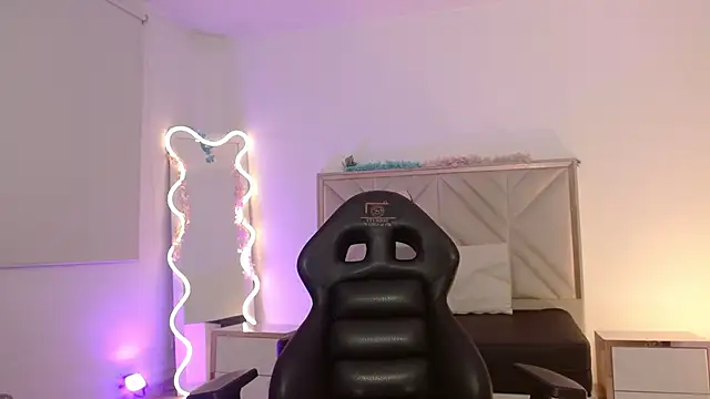 Miagates tay online show from December 4, 4:15 am