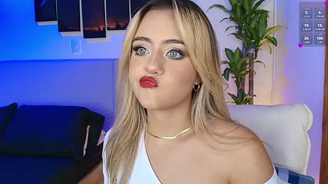 MaryMoon  online show from November 3, 10:25 pm