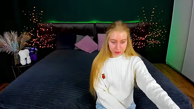 Alina Blonde online show from October 30, 7:00 am