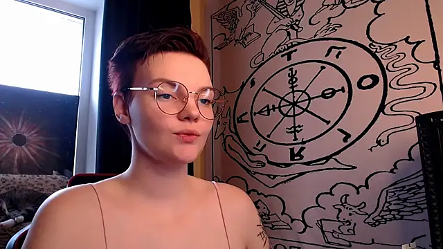 KrisNeal online show from November 16, 8:49 am