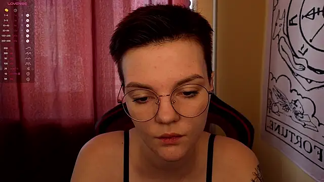 KrisNeal online show from October 4, 10:10 am