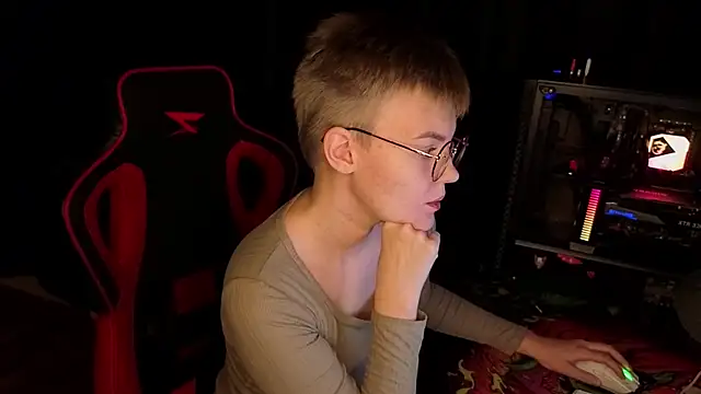 KrisNeal online show from October 22, 9:14 am