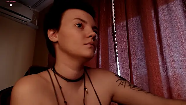 KrisNeal online show from April 8, 9:22 am