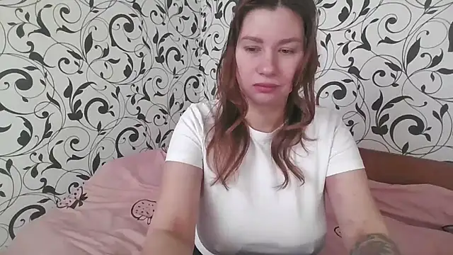 YourEmilie online show from February 3, 9:03 am