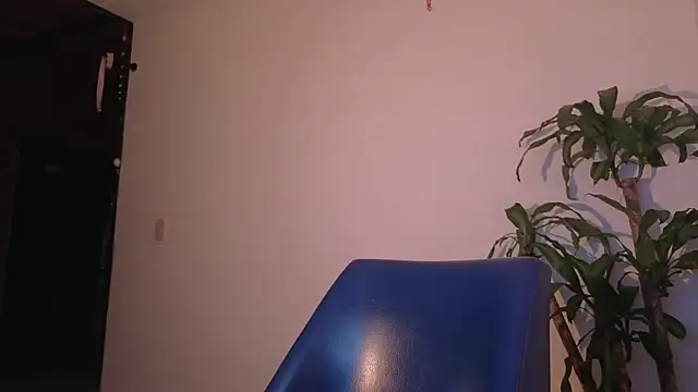 alejandrajade online show from December 5, 8:37 am