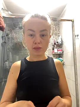 MartaLuna  online show from November 6, 7:20 pm