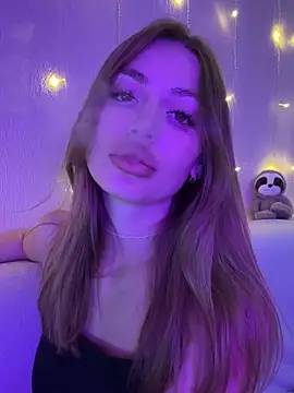 Elizabeth Tay online show from October 19, 6:32 pm