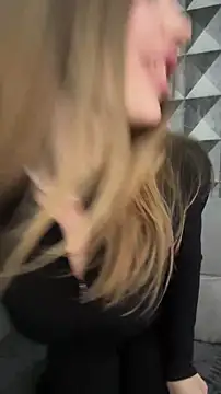 Elizabeth Tay online show from February 13, 6:31 pm