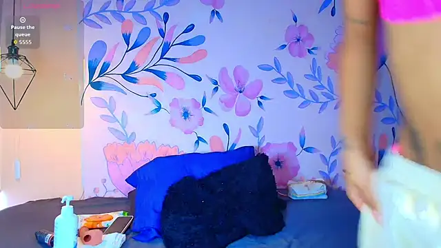 emma hearths online show from September 17, 7:45 pm