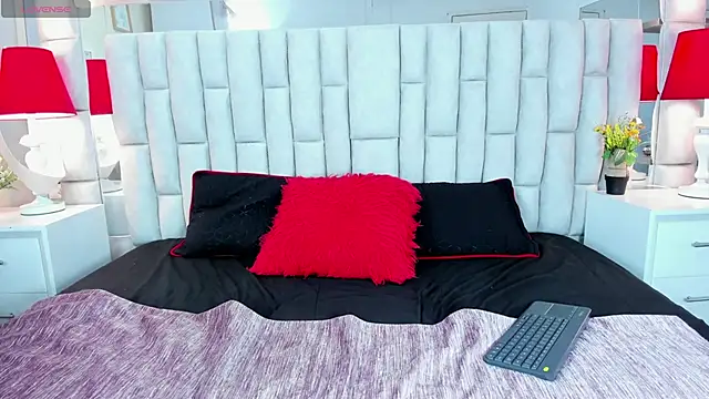 melani hom online show from September 17, 1:31 pm