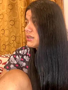 Snapshot of April_Becker chatting on October 18, 3:31 am April Becker online show from October 18, 3:31 am