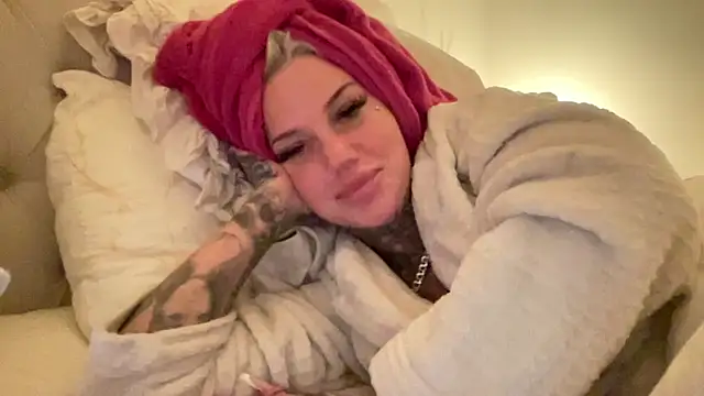 paulinaalatalo online show from February 10, 7:50 pm