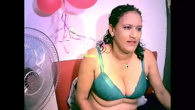 Indiansexyboobs18 online show from February 16, 10:26 am