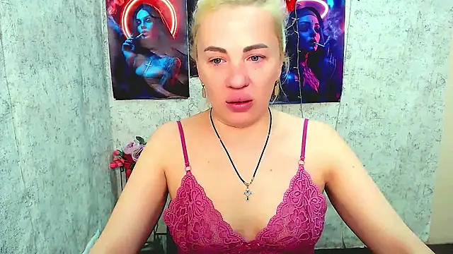 EmmaCat  online show from March 23, 5:46 am