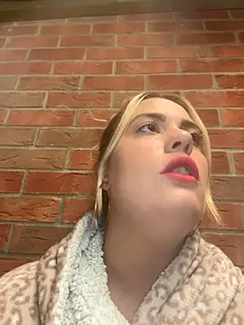 Snapshot of curvymilf2000 chatting on October 11, 7:38 pm curvymilf2000 online show from October 11, 7:38 pm