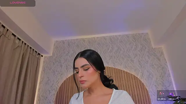 Snapshot of Sophiie_Belle chatting on October 21, 2:21 pm Sophiie Belle online show from October 21, 2:21 pm