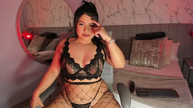 Amber Santana online show from February 20, 11:05 pm