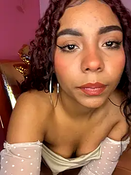 Snapshot of PrettyTiana_ chatting on September 19, 8:30 pm PrettyTiana online show from September 19, 8:30 pm